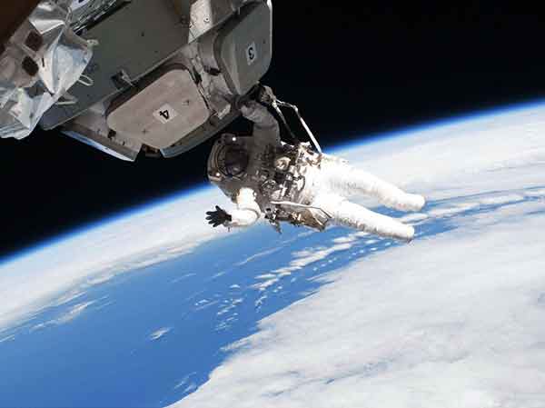 ISS-sortie-2010