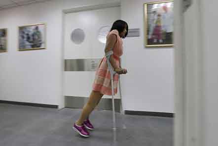Qian-Hongyan-et-ses-jambes-d-adulte-en-septembre-2013100000000000000000