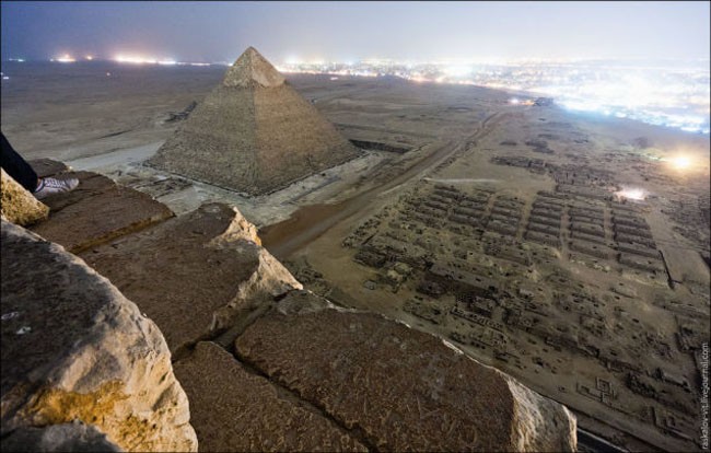The%20Pyramids%20of%20Giza%2C%20Egypt