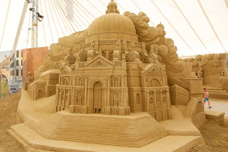sand sculpture 16